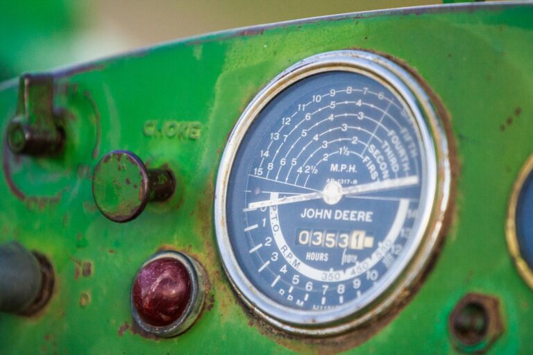 How much oil does a John Deere hydrostatic transmission take?
