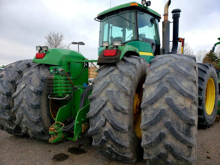 What kind of hydraulic fluid does a John Deere Zero Turn mower use?