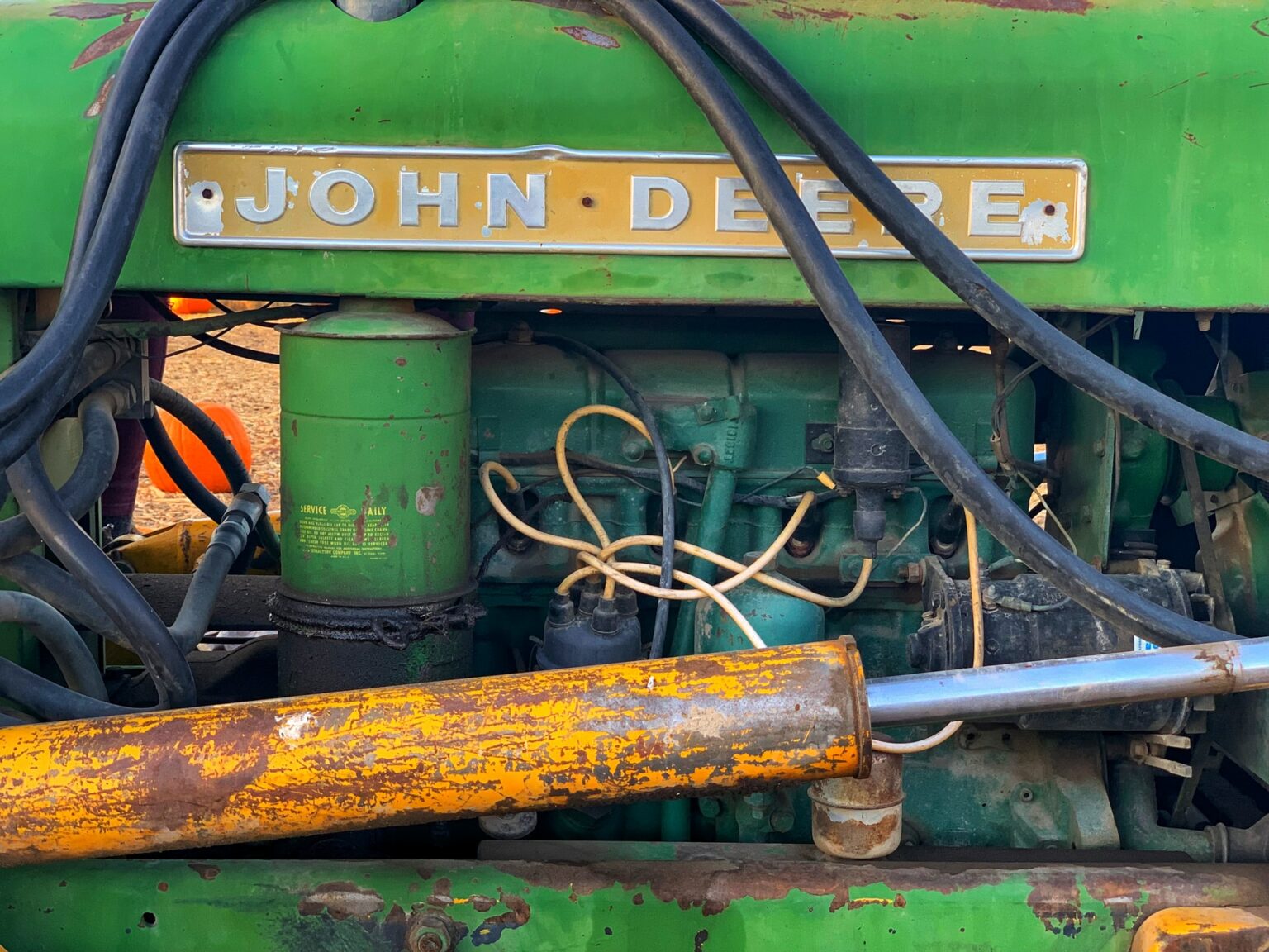 What Kind of Hydraulic Fluid Does a John Deere Zero Turn Mower Use? GardenTooly