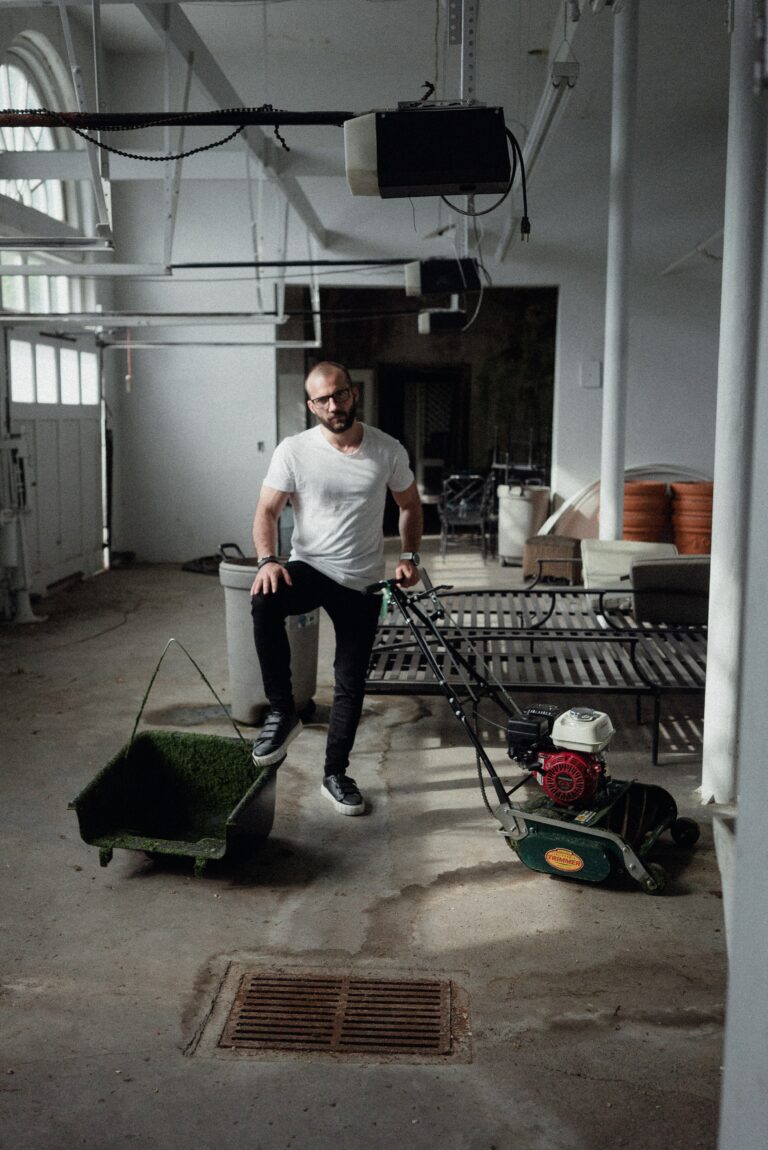 How Do You Treat Old Gas in a Lawn Mower?