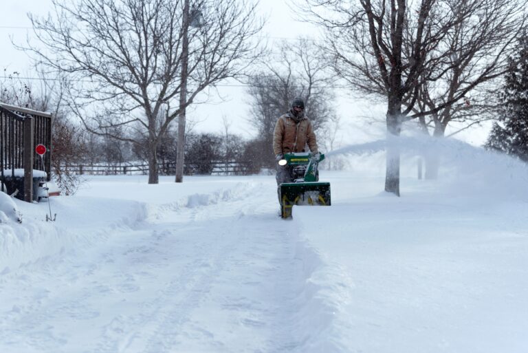 Who Makes Toro Snowblower Engines?